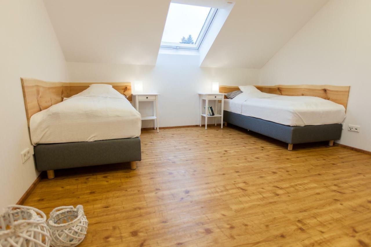 Dorf Alm Ferienwohnung Schwalmtal  ภายนอก รูปภาพ